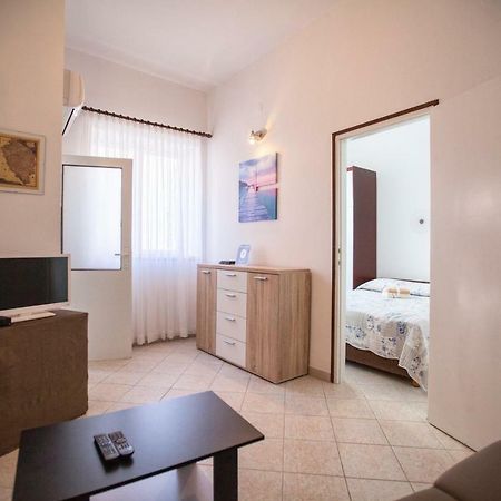 Apartment Rosy Пула Екстериор снимка