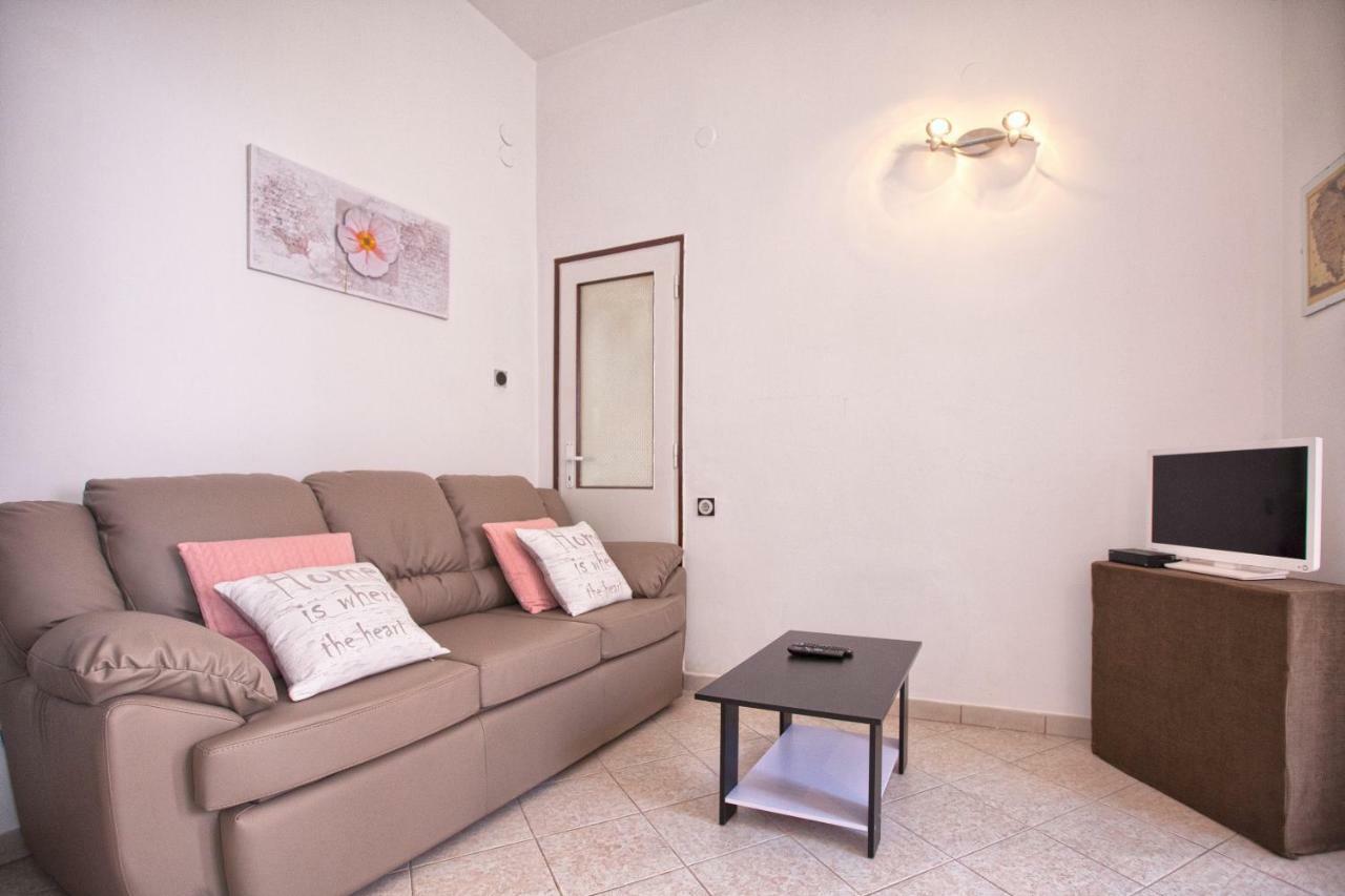 Apartment Rosy Пула Екстериор снимка