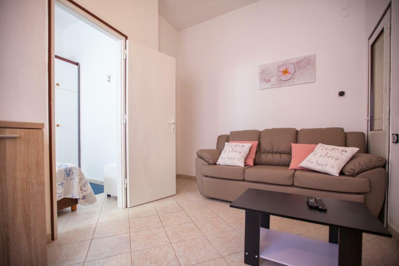 Apartment Rosy Пула Екстериор снимка