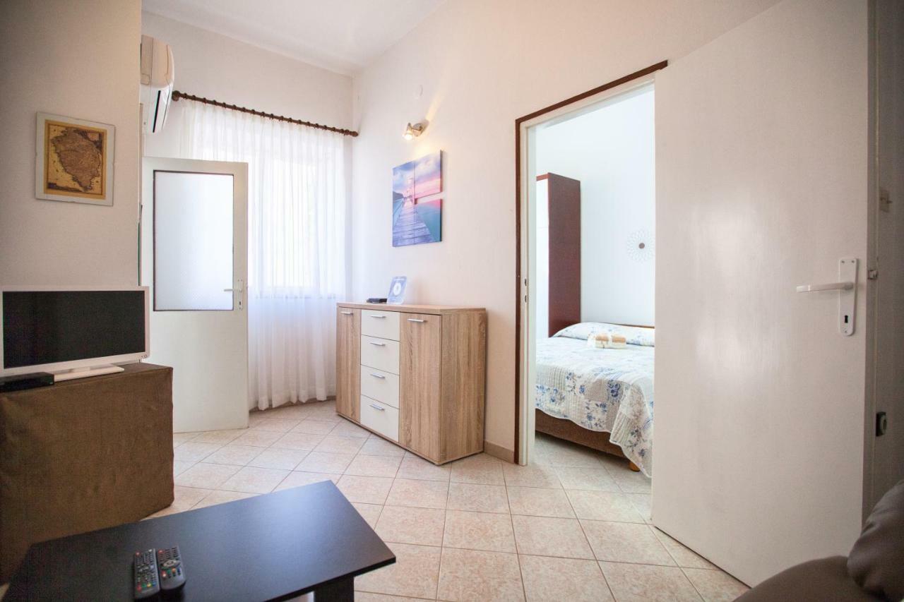Apartment Rosy Пула Екстериор снимка